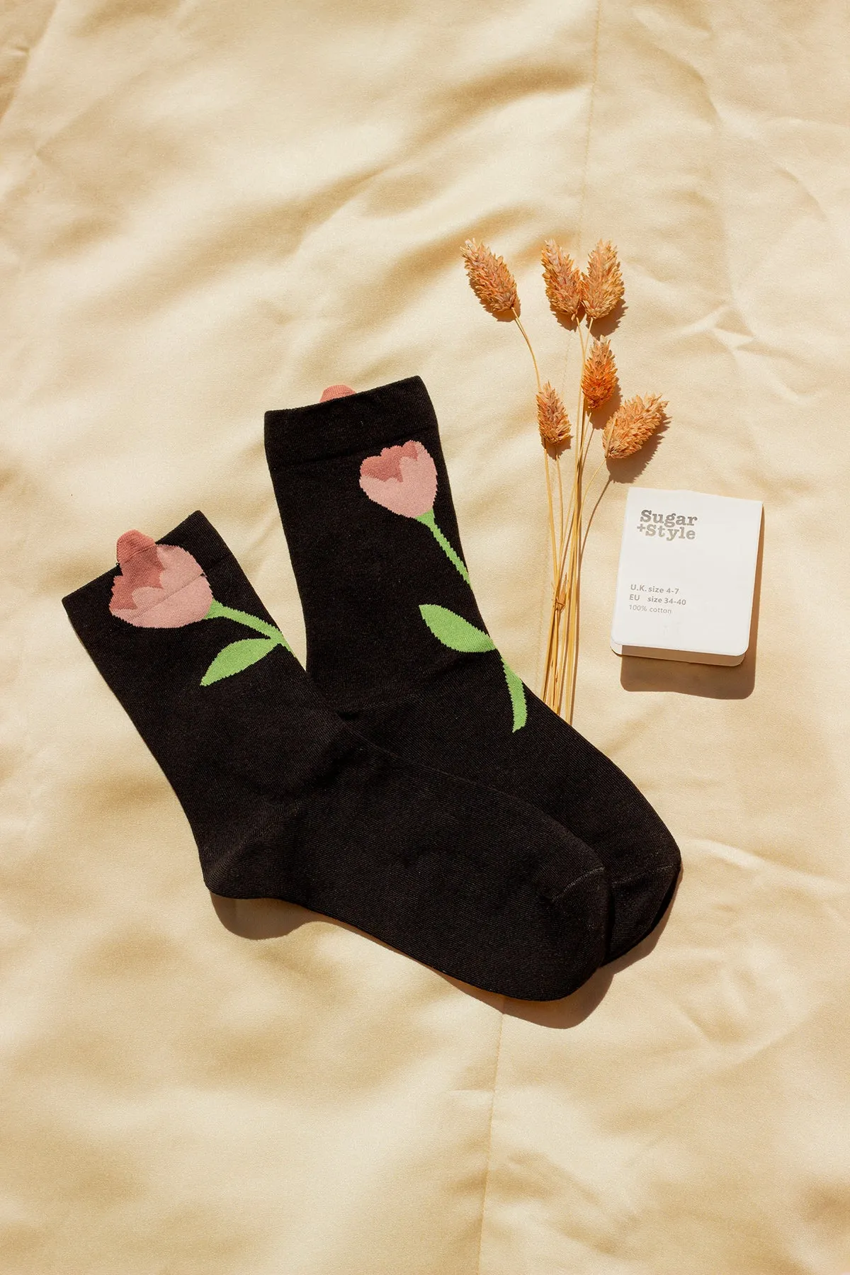 Flower Illustrated Ankle Top Socks