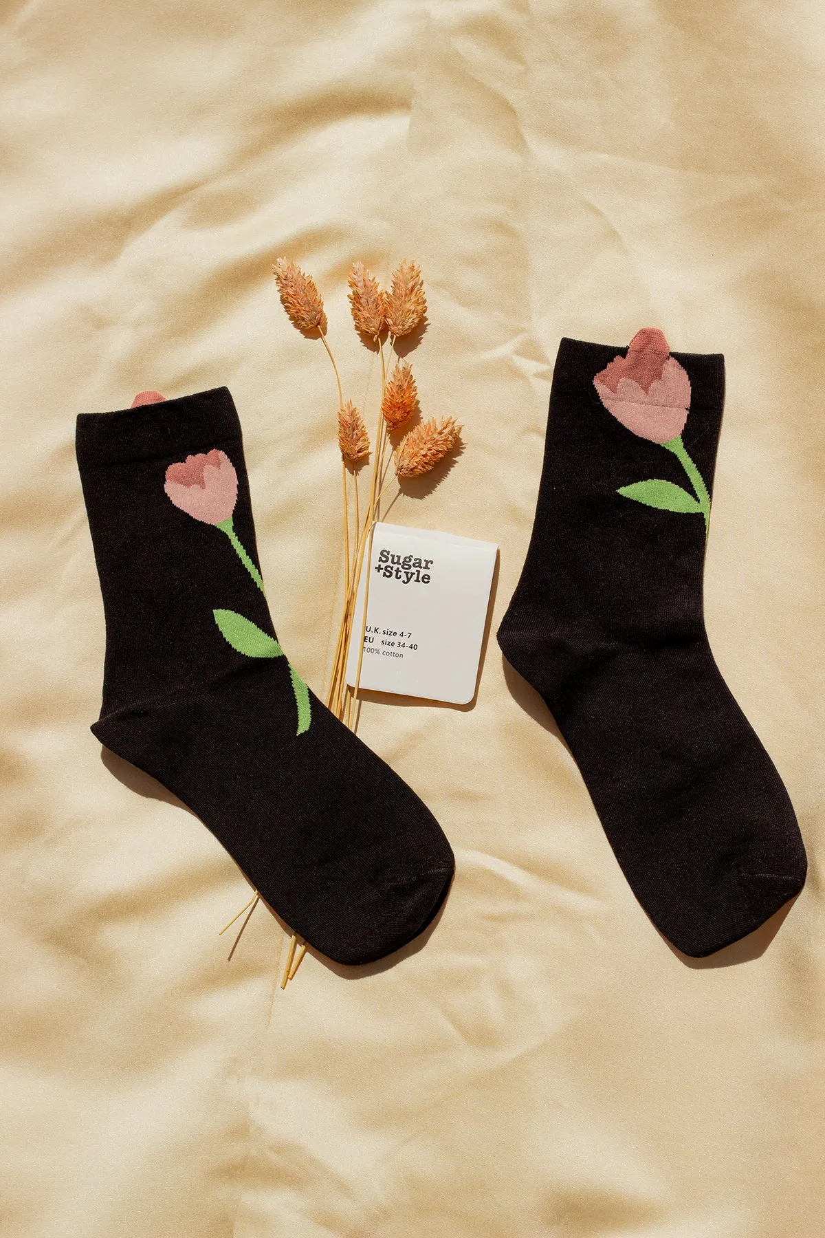 Flower Illustrated Ankle Top Socks